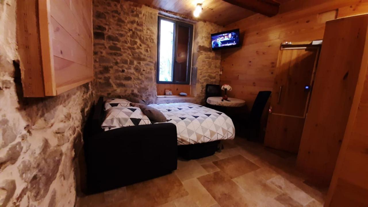 Studio Au Centre Ville De Каркасон Екстериор снимка